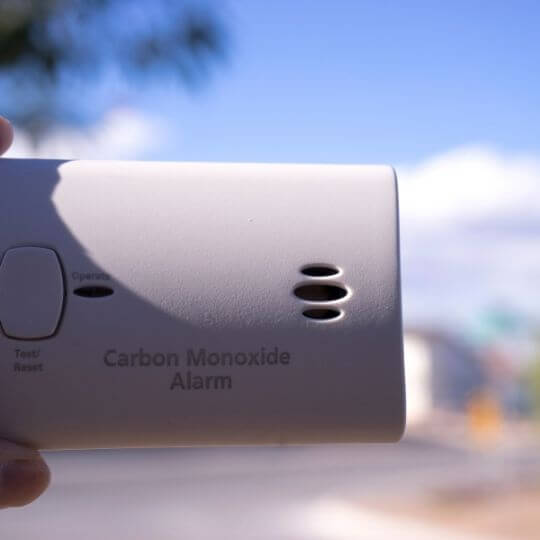carbon_monoxide_detector_in_garage.jpeg