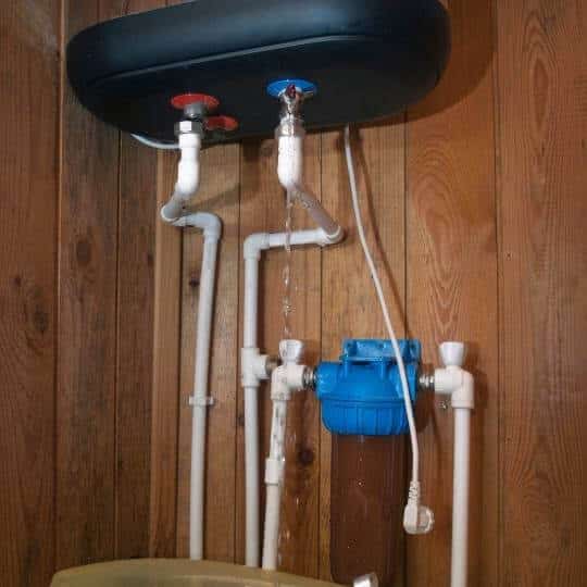 electric_water_heater_leaking.jpeg