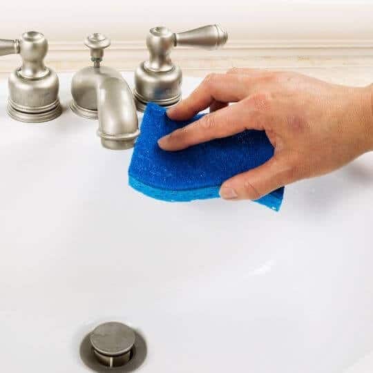 cleaning_bathroom_sink_stopper.jpeg