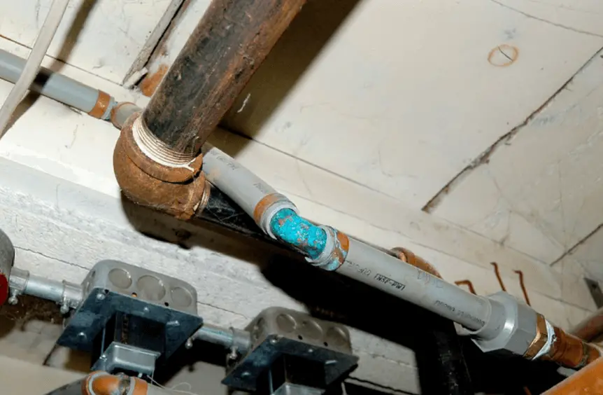 polybutylene_pipes_in_old_house.jpeg